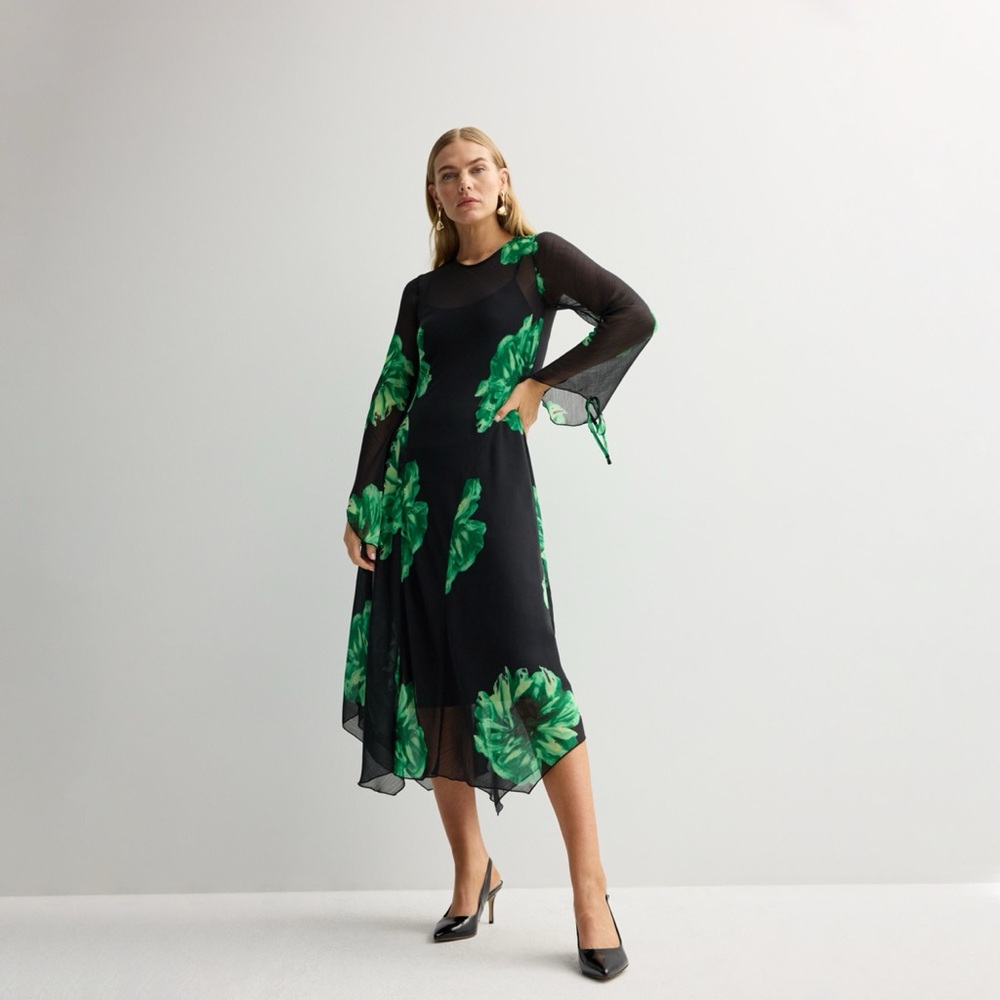 Women's INTEMPO™ Godette Ruffle Midi Dress